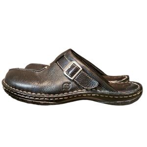 BORN black ladies slip on shoe excellent condition size 9